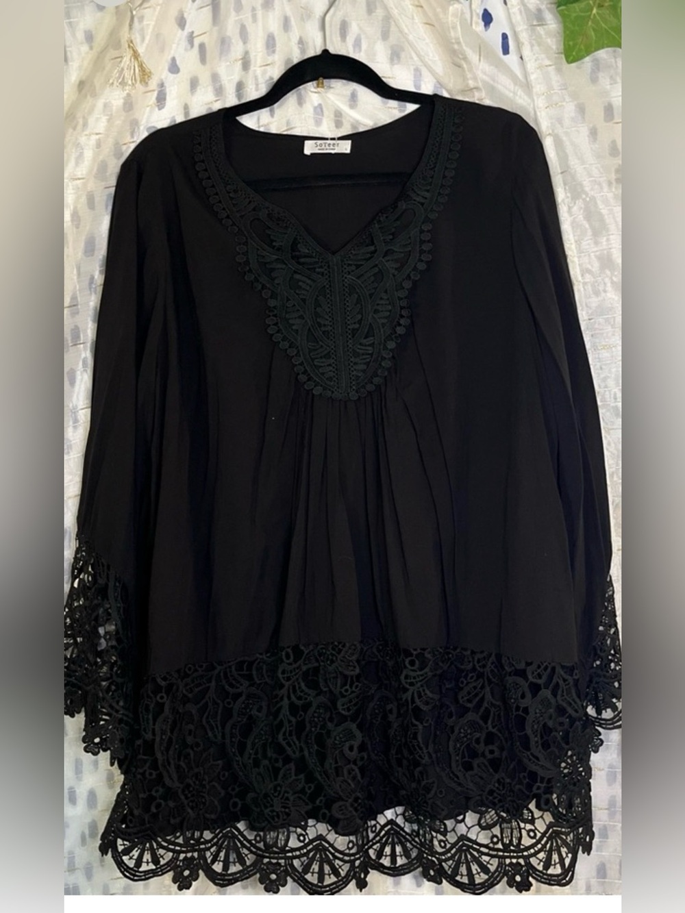 🆕. Soteer New Beautiful Black womens top  M.     W5